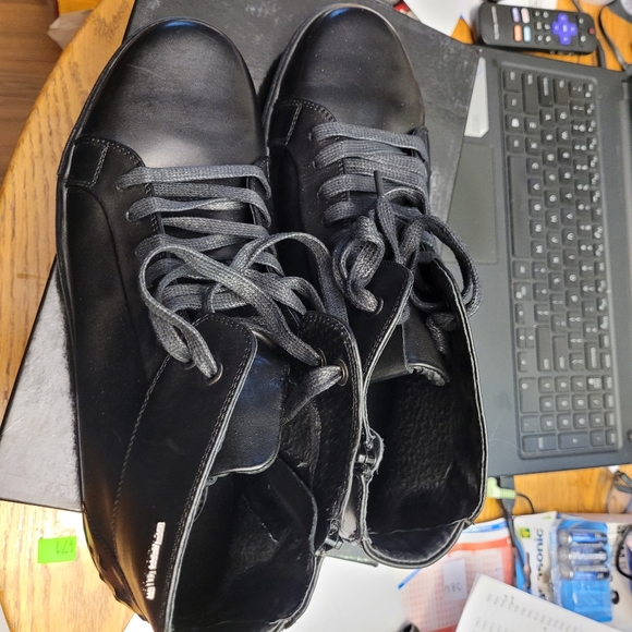 Man's shoes - Picture 9 of 9